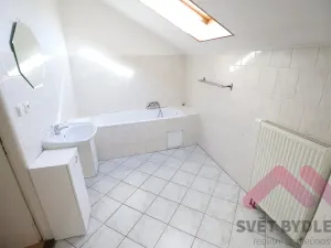 Pronájem rodinného domu, Vestec, Na Suchých, 142 m2