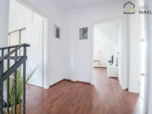 Pronájem rodinného domu, Mochov, Na Zátiší, 183 m2