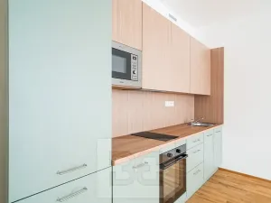 Pronájem bytu 1+kk, Praha - Smíchov, Toyen, 42 m2
