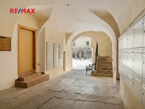 Prodej bytu 4+1, Praha - Malá Strana, Valdštejnská, 117 m2