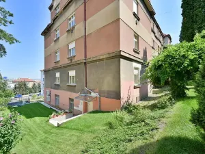 Pronájem bytu 1+kk, Praha - Smíchov, Na Březince, 30 m2