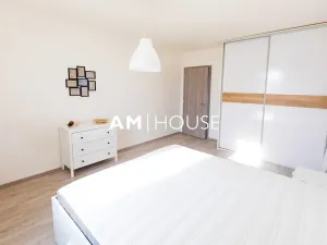 Pronájem bytu 2+kk, Praha - Vysočany, Strnadových, 62 m2