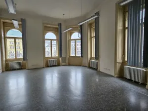 Pronájem kanceláře, Brno, Zámečnická, 412 m2