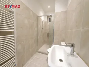 Pronájem bytu 2+kk, Praha - Libeň, Chlumčanského, 34 m2