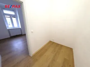 Pronájem bytu 2+kk, Praha - Libeň, Chlumčanského, 34 m2