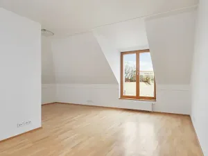 Pronájem bytu 3+kk, Praha - Prosek, U proseckého kostela, 100 m2