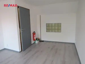 Pronájem výrobních prostor, Hostivice, Školská, 400 m2