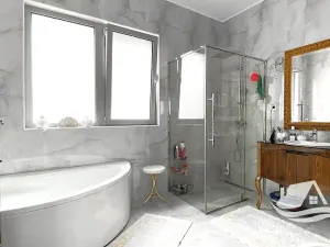 Prodej vily, Kumbor, Černá Hora, 320 m2