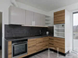 Pronájem bytu 1+kk, Praha - Hloubětín, Za černým mostem, 36 m2