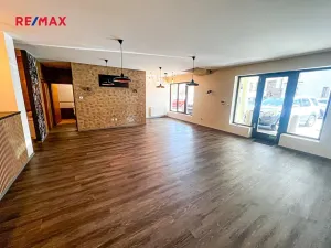 Prodej obchodního prostoru, Uherské Hradiště, Dlouhá, 75 m2