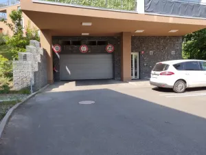 Prodej garážového stání, Praha - Krč, V jehličí, 12 m2