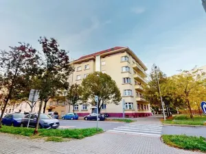Prodej bytu 2+1, Praha - Holešovice, U Uranie, 55 m2