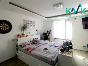 Pronájem bytu 1+1, Karlovy Vary, Chebská, 36 m2