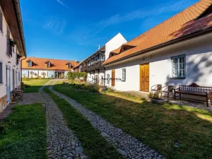 Prodej ubytování, Sedlec - Malé Chrášťany, 1420 m2