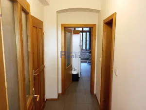 Pronájem obchodního prostoru, Hradec Králové, Tomkova, 60 m2