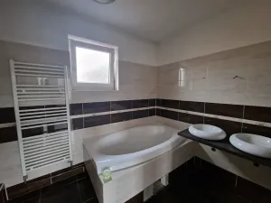 Prodej rodinného domu, Svojšín, 230 m2