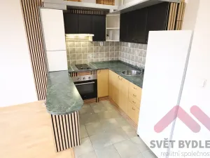 Pronájem bytu 1+kk, Jesenice, Mezi Domy, 36 m2