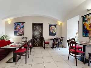 Prodej obchodního prostoru, Chrudim, Resselovo náměstí, 121 m2