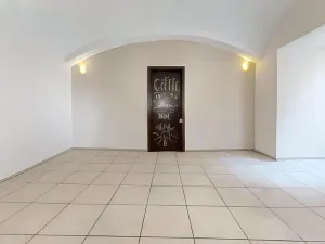 Prodej obchodního prostoru, Chrudim, Resselovo náměstí, 121 m2