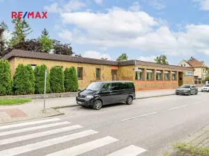 Prodej obchodního prostoru, Čelákovice, Rumunská, 794 m2