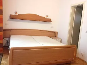 Pronájem bytu 2+kk, Praha - Žižkov, Orebitská, 45 m2