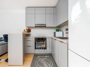 Prodej bytu 2+kk, Praha - Troja, Hnězdenská, 47 m2