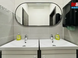 Prodej kanceláře, Klecany, V Honech, 179 m2