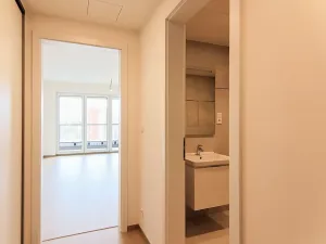 Pronájem bytu 1+kk, Praha, Poděbradská, 37 m2