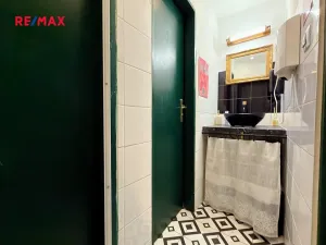 Pronájem kanceláře, Praha - Bubeneč, Šmeralova, 41 m2