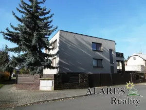 Prodej rodinného domu, Praha - Hostavice, 330 m2