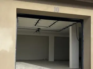 Pronájem garáže, Újezdec, 43 m2