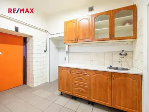 Pronájem obchodního prostoru, Praha - Dolní Počernice, Českobrodská, 66 m2