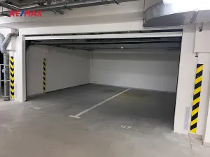 Pronájem garáže, Brno, Chvalovka, 25 m2