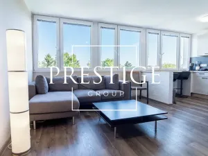 Pronájem bytu 3+kk, Praha - Karlín, K Olympiku, 68 m2