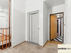 Prodej bytu 3+1, Praha - Petrovice, Rezlerova, 69 m2