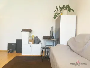 Prodej bytu 2+1, Karlovy Vary, Gagarinova, 64 m2