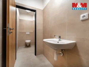 Pronájem skladu, Cerekvice nad Loučnou - Pekla, 2380 m2