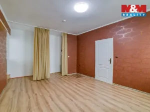 Pronájem obchodního prostoru, Mariánské Lázně, Hlavní třída, 35 m2