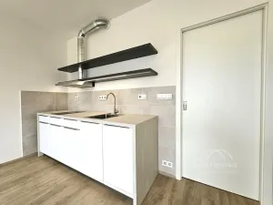 Pronájem bytu 1+kk, Praha - Velká Chuchle, Na hvězdárně, 35 m2