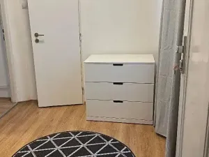 Pronájem bytu 2+kk, Praha - Libeň, náměstí Dr. Václava Holého, 44 m2