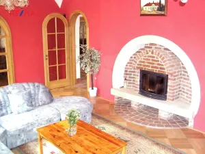 Pronájem vily, Perštejn, 700 m2