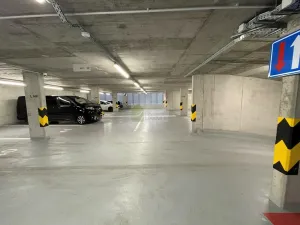 Pronájem garážového stání, Praha - Záběhlice, Choceradská, 13 m2