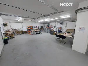 Prodej výrobních prostor, Hluboká nad Vltavou, 786 m2