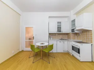 Pronájem bytu 1+kk, Praha - Vršovice, Bulharská, 32 m2
