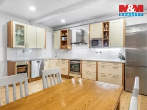 Prodej rodinného domu, Velvary, Pražská, 218 m2