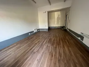 Prodej obchodního prostoru, Praha - Horní Počernice, Komárovská, 210 m2