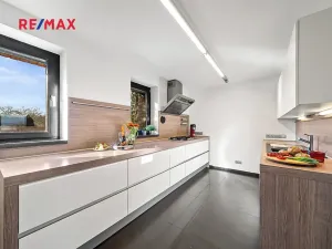 Prodej vily, Praha - Klánovice, Zádražanská, 330 m2