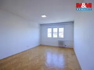 Pronájem bytu 1+1, Plzeň - Doubravka, Železničářská, 41 m2