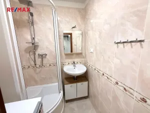 Pronájem bytu 3+1, Praha - Strašnice, Gutova, 67 m2