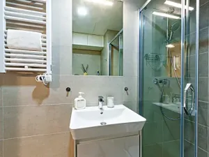 Prodej bytu 1+kk, Praha, Plzeňská, 28 m2